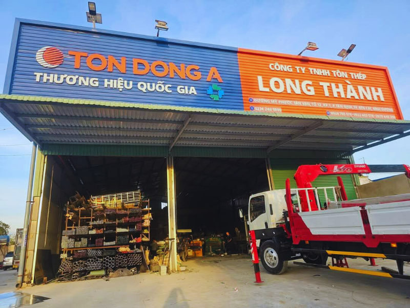 Kho hàng Công Ty TNHH Tôn Thép Long Thành