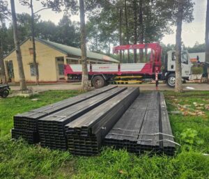 Giao hàng thép hộp đến tân công trình